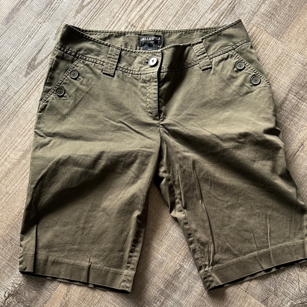 Della Spiga Khaki Women's Bermudas